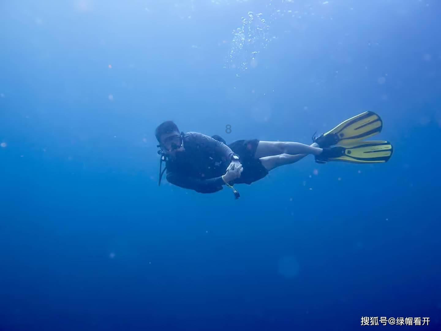 笑脸球的冒险之旅