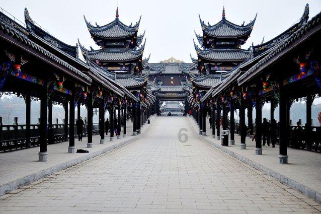 卡通红色汽车拼图